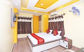 Oyo 9975 Hotel Asmeet